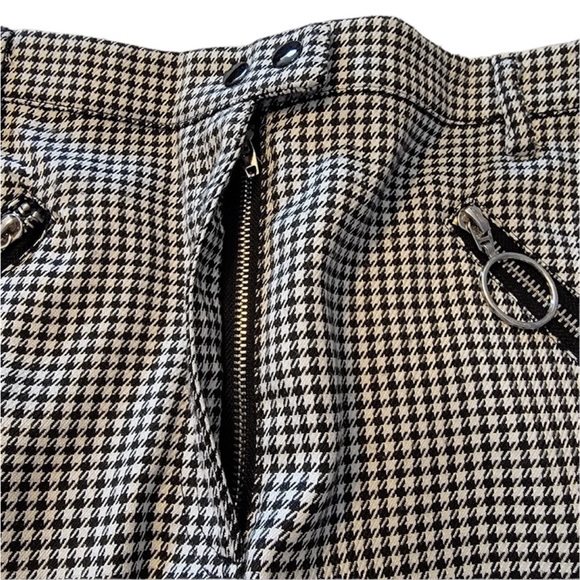 Emory Park Houndstooth Black & White Mini Skirt - Picture 4 of 7
